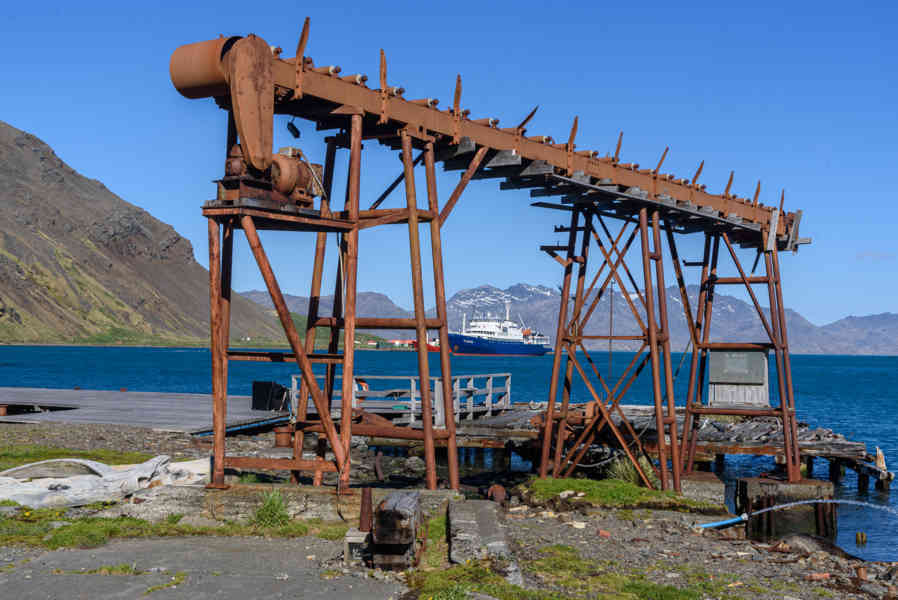 Islas Georgias del Sur 049 - Grytviken - estación ballenera abandonada.jpg